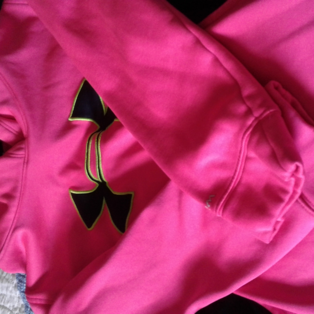 Youth Under Armour Hoodie - Picture 4 of 5